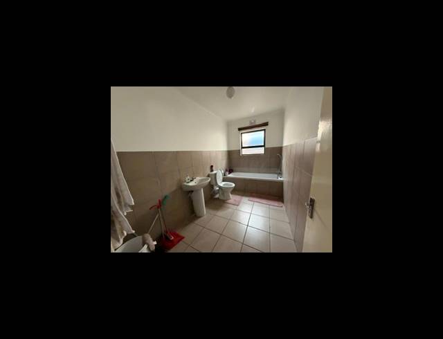 3 BEDROOM TOWNHOUSE FOR SALE IN ALBERTSDAL